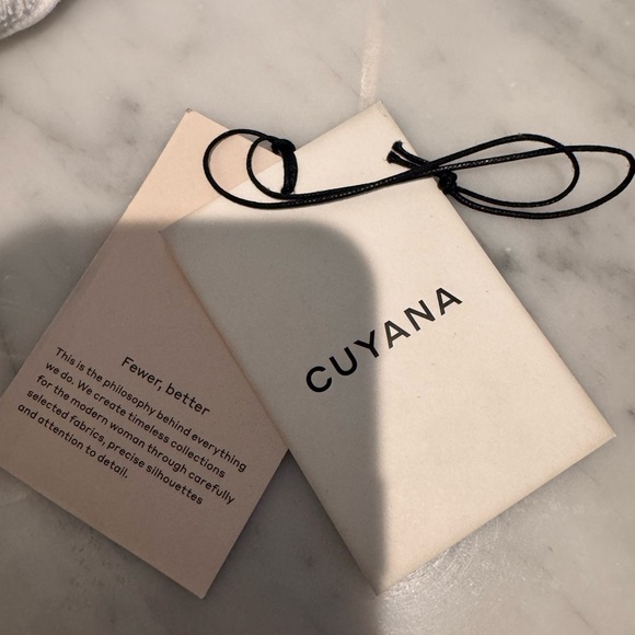 Cuyana Double Loop Shoulder Bag in dark olive - Picture 10 of 10